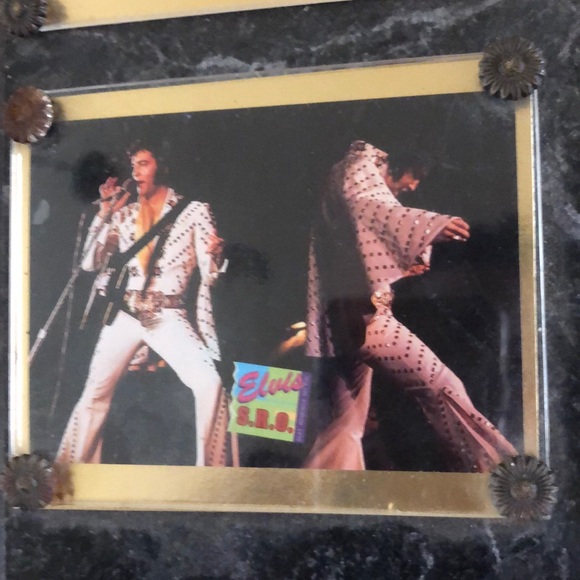 Elvis Photo Plaque with 4 stamps and photo - Picture 3 of 3